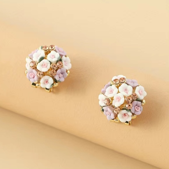 NWT Vintage style cottagecore coquette zircon floral earrings white purple - Picture 1 of 1